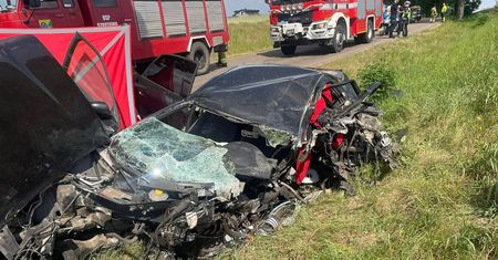 Zjechał na przeciwny pas. Nie żyje nastoletni kierowca