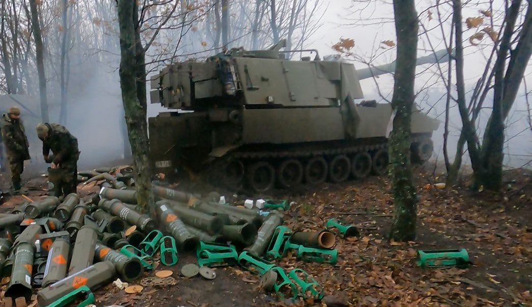 Podarowane Ukrainie przez Wielką Brytanię armatohaubice M109A4BE