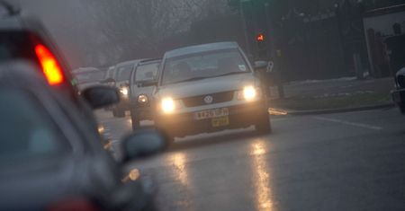 Tyle zapłacisz za nieprawidłowe używanie świateł. Lepiej przeczytaj