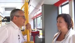 Maciej Knapik z "Faktów" TVN głosem warszawskiej komunikacji miejskiej