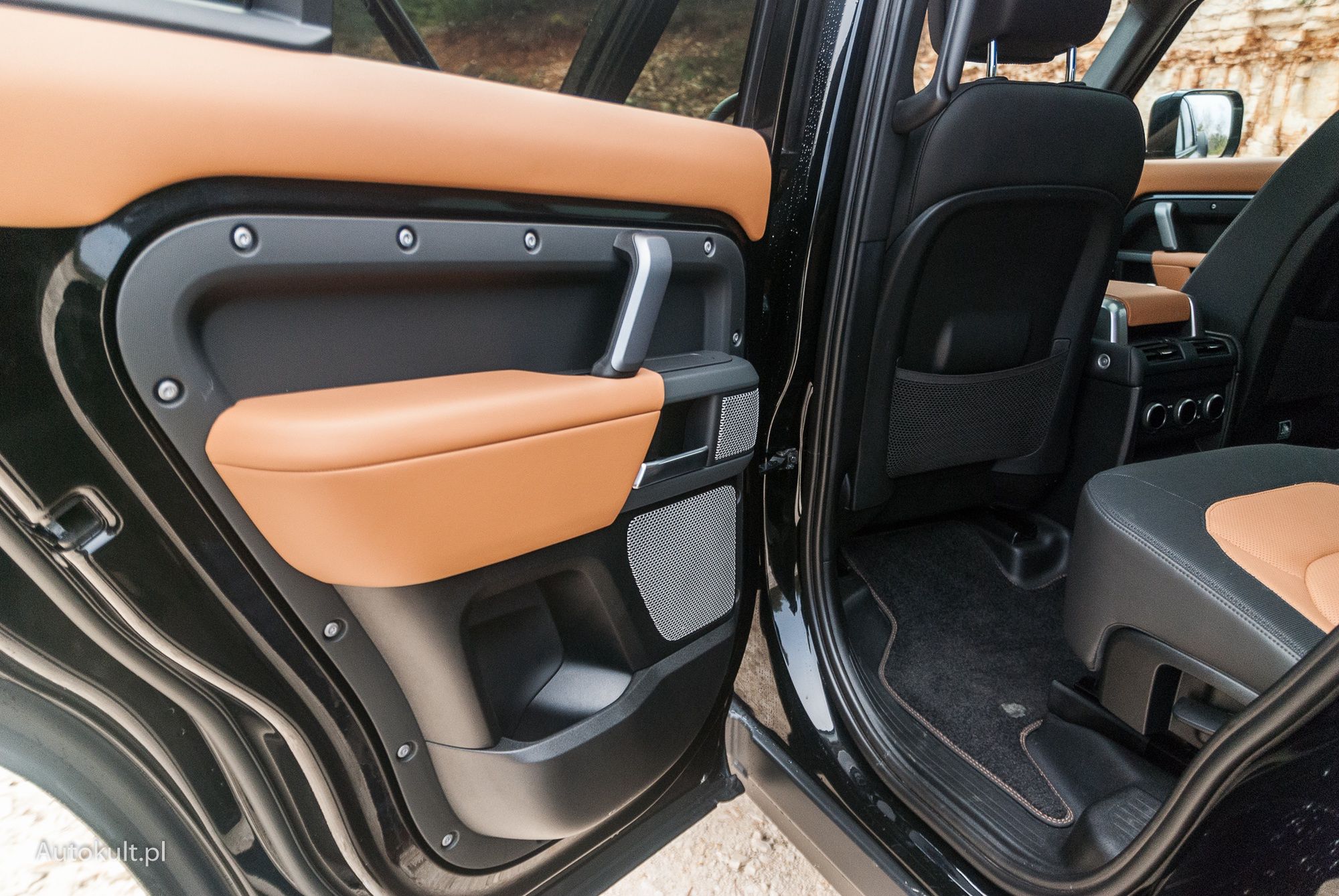 Land Rover Defender 130