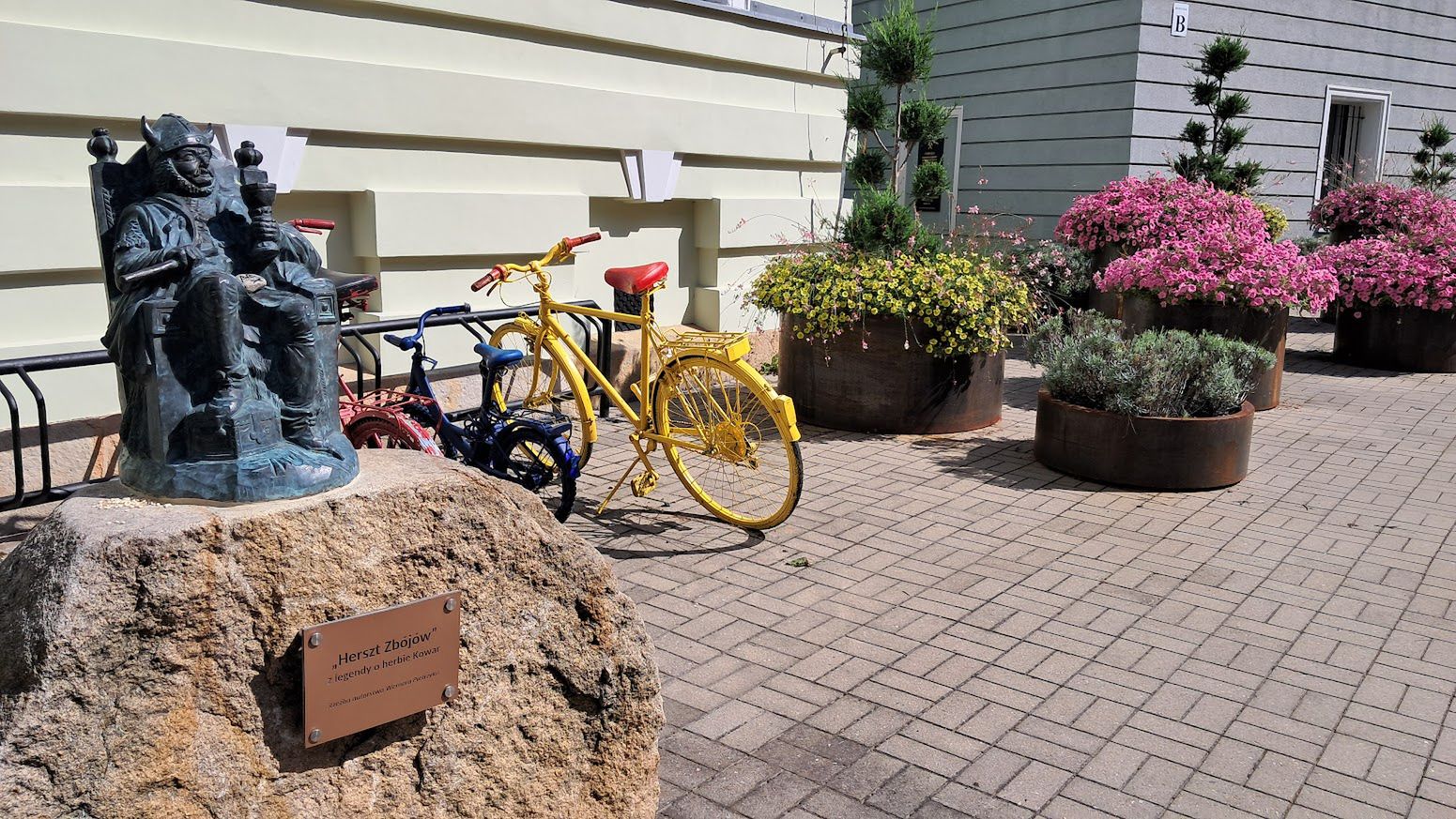 Kowarska starówka jest spokojna i urocza