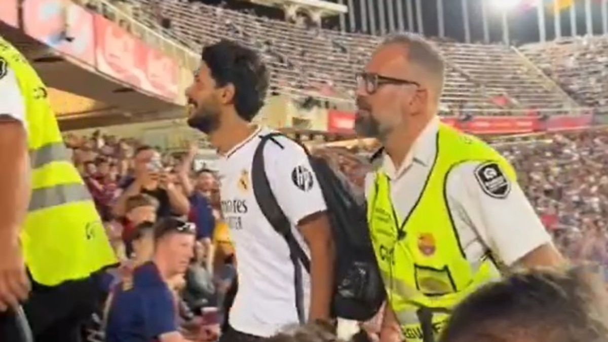 Ochroniarze wyprowadzili kibica w koszulce Realu Madryt