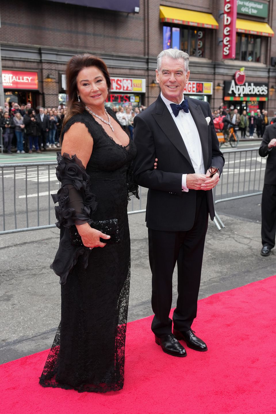  Keely Shaye Smith i Pierce Brosnan w 2025 roku