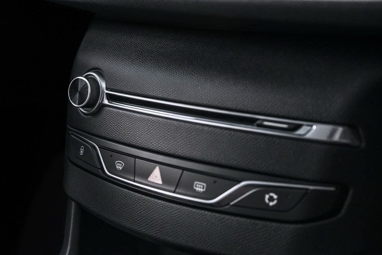 Nowy Peugeot 308 w obszernej galerii zdjęć 24