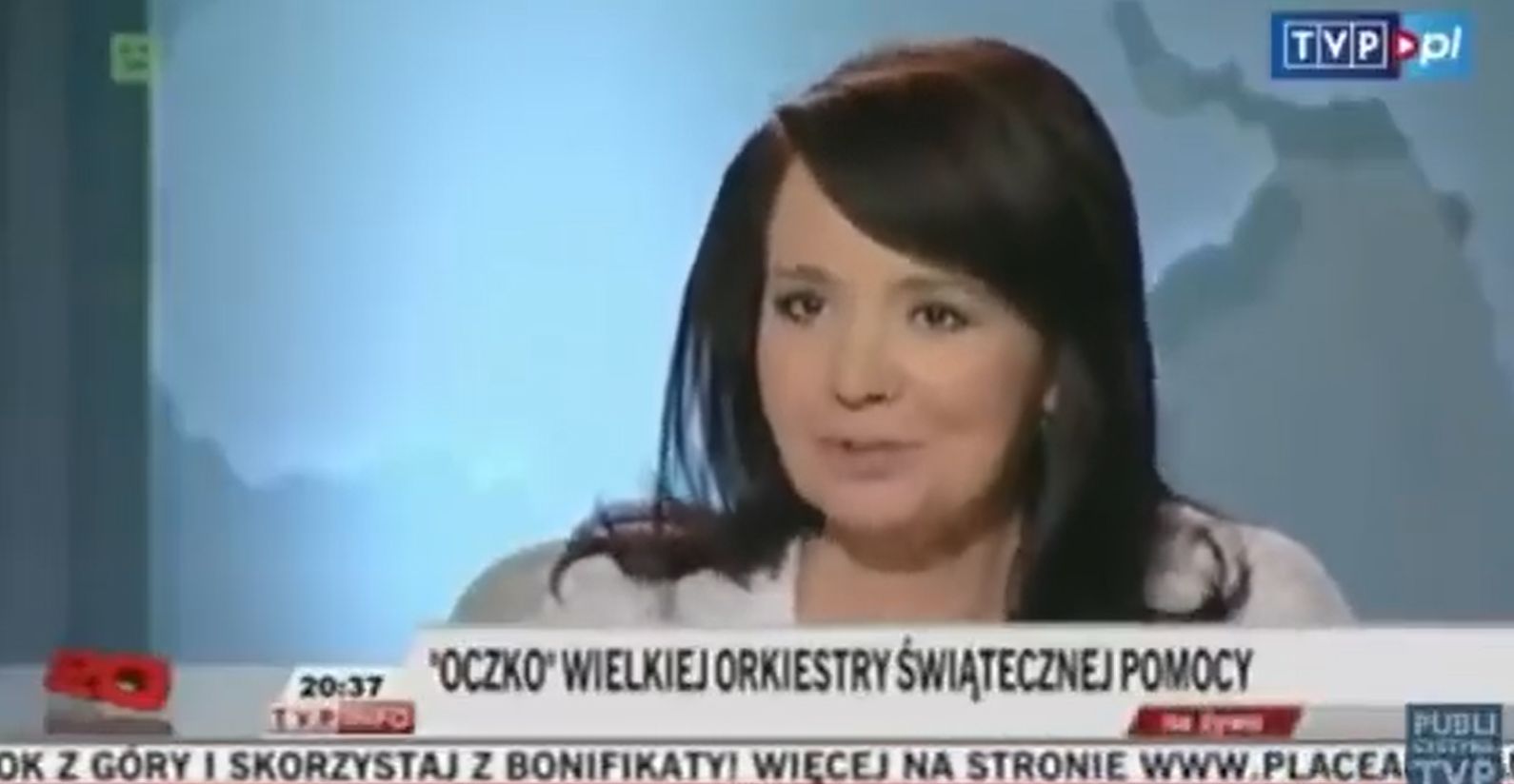 Danuta Holecka dziękuje Jurkowi Owsiakowi. Dziś ten widok może zaskakiwać