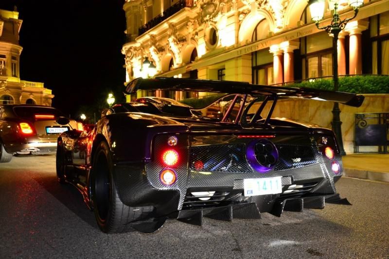 Lewis Hamilton w Zondzie na ulicach Monte Carlo 2