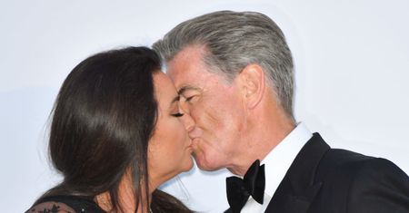 Pierce Brosnan składa życzenia żonie. I pokazuje nowe obrazy