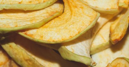 Wydajemy krocie na egzotyczne superfoods i suplementy. Ten tani polski owoc działa jak lek