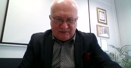 Szczepienie na COVID. Profesor Simon odniósł się do "wpadki" rządu