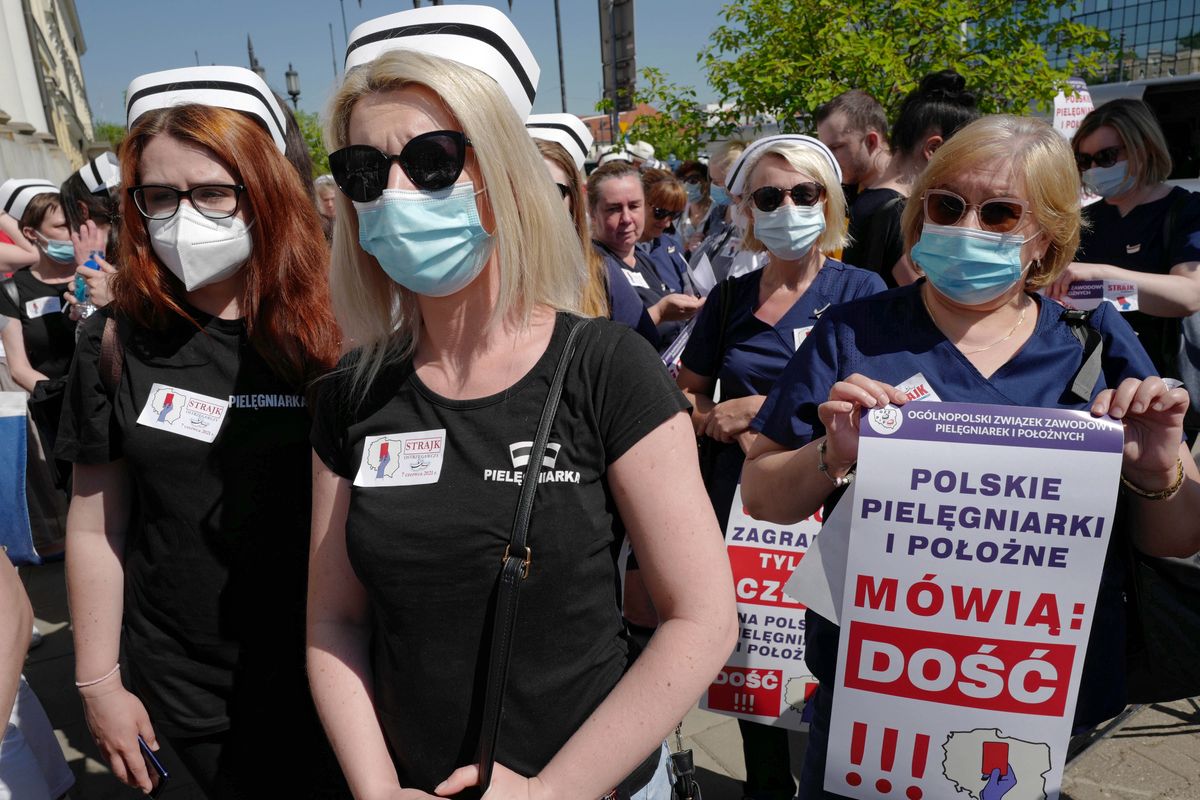 Protest pielęgniarek i położnych odbył się w wielu miejscach w kraju