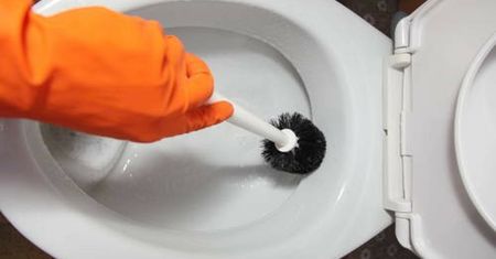 Wlej do toalety. Przykry zapach zniknie w mig