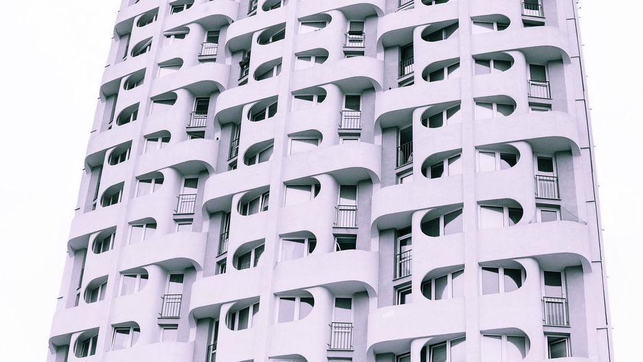 Po tym, jak lokatorka zainteresowała się bezpieczeństwem w budynku, została określona mianem "donosicielki"