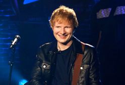 Ed Sheeran udzielał wywiadu, gdy zadzwonił telefon. Miny dziennikarzy bezcenne