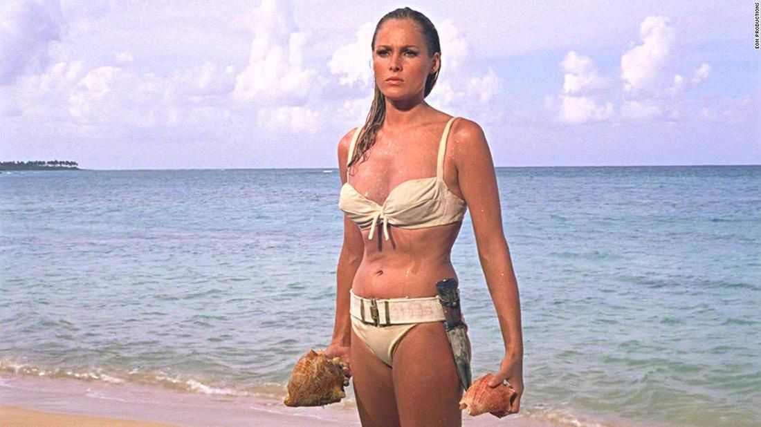 Ursula Andress w kultowym bikini