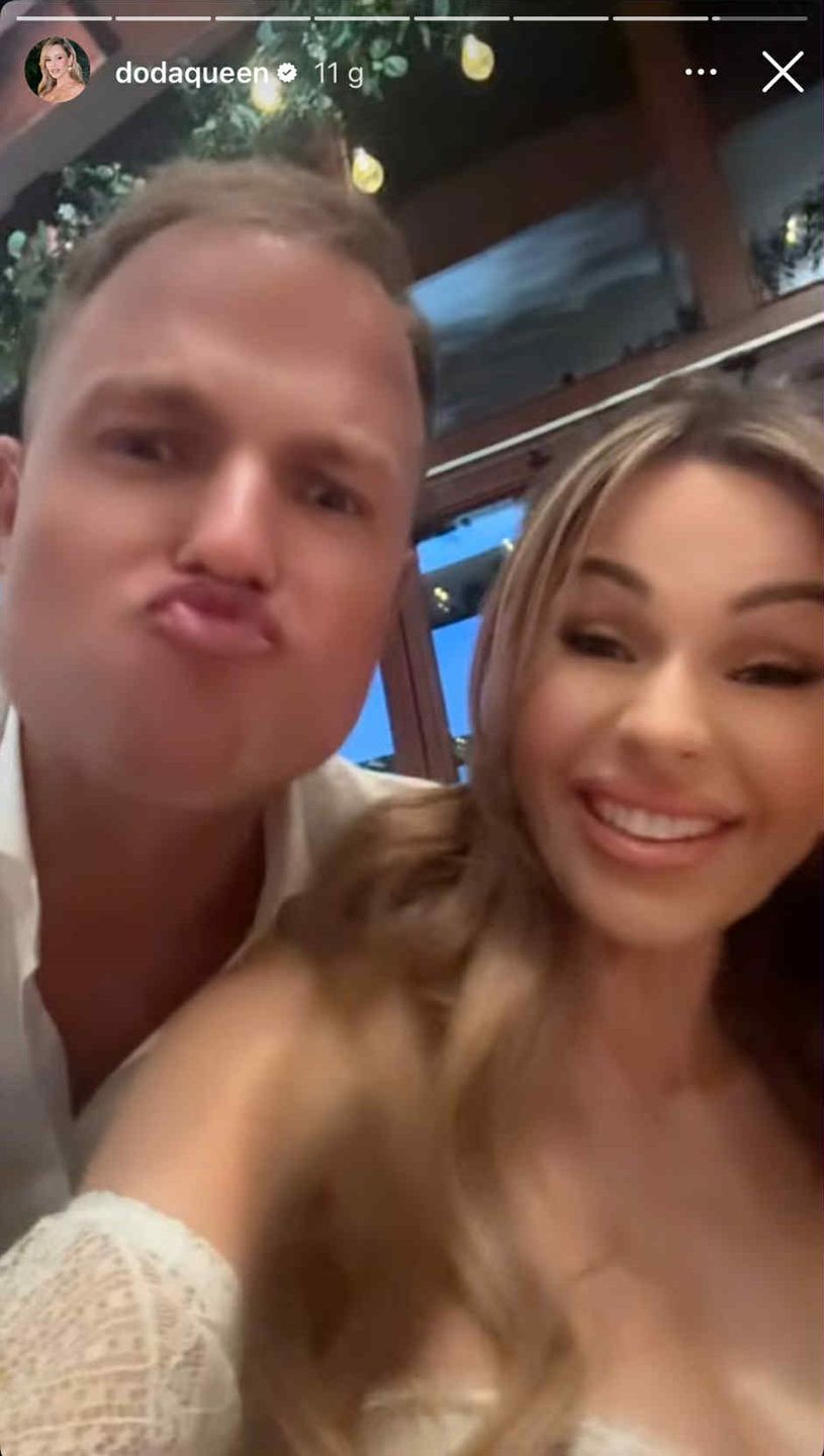 Celebryci bawią się na urodzinach właściciela salonu z zegarkami