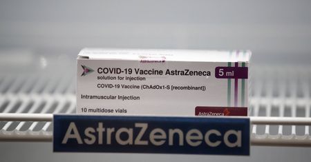 Szczepienia przeciw COVID-19. Kontrowersje wokół preparatu AstraZeneca. Jest reakcja prezesa URPL