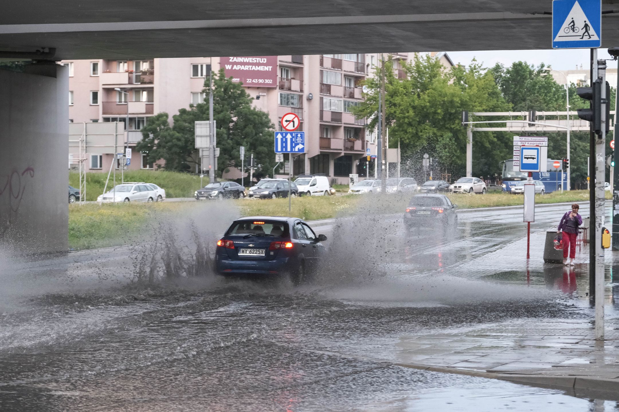 Pogoda. Burze nad Polską. IMGW alarmuje, jest też alert RCB