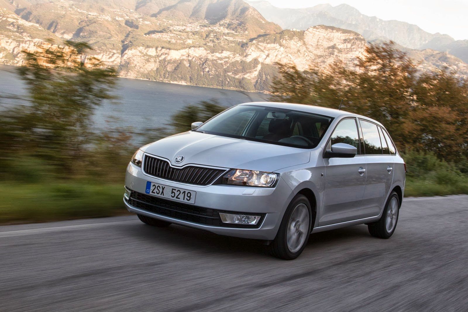 Škoda Rapid Spaceback - obszerna galeria od producenta 39