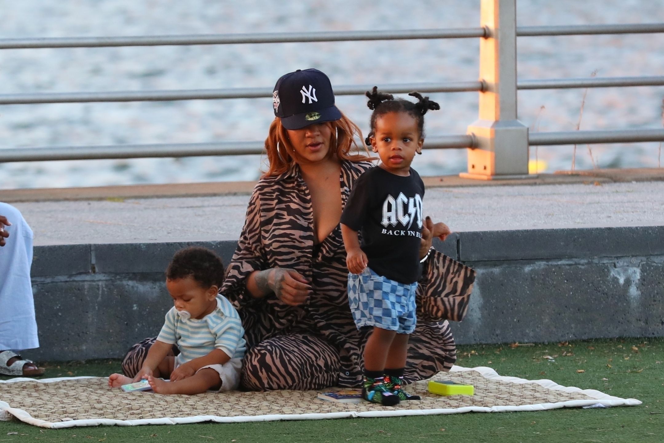 Rihanna na pikniku z dziećmi