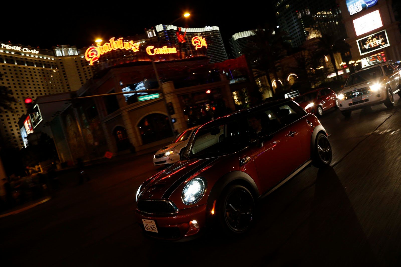 Galeria Mini jako celebracja sprzedaży półmilionowego egzemplarza w USA 216