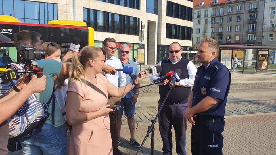 Koronawirus. MPK Wrocław łączy siły z NFZ i policją. "Nośmy maseczki"
