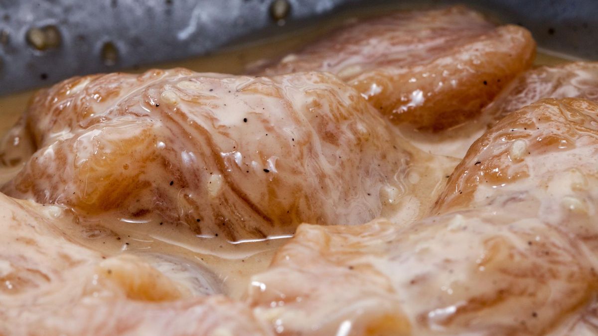 Jak skutki może mieć spożycie niedogotowanego mięsa?