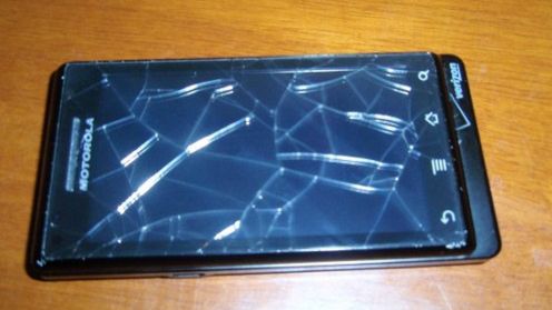 Motorola Milestone vs asfalt - kto wygrał? 1