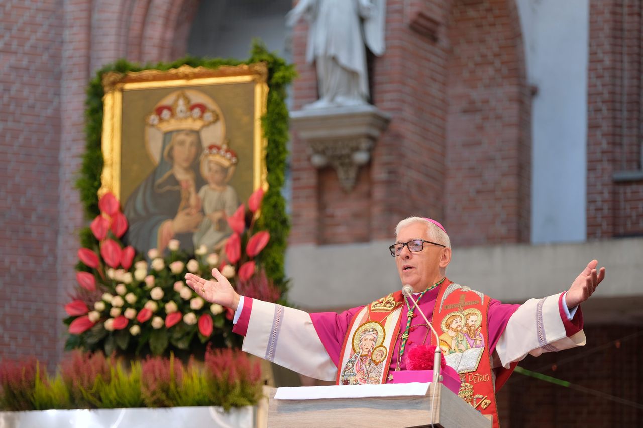 Piekary Sląskie. Abp Wiktor Skworc: "Kościół w Polsce wspiera dzisiaj ofertę szczepień" 