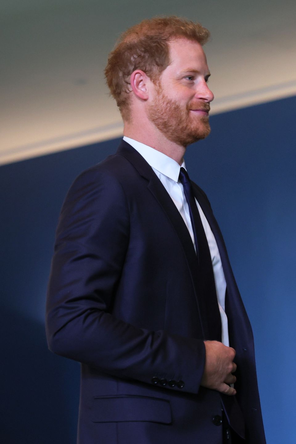 Manager zmarłej kochanki Harry'ego krytykuje księcia za ŻEROWANIE na jej śmierci w swojej biografii