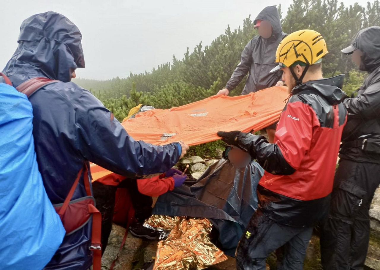 Groźny wypadek na Pilsku. Turystka poślizgnęła się na szlaku