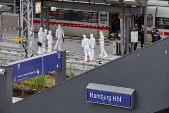 Atak z nożem na dworcu w Hamburgu. Policja zatrzymała 39-letnią kobietę