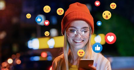 Socialmedia włażą nam do łóżka. A może sami je tam wpuszczamy?