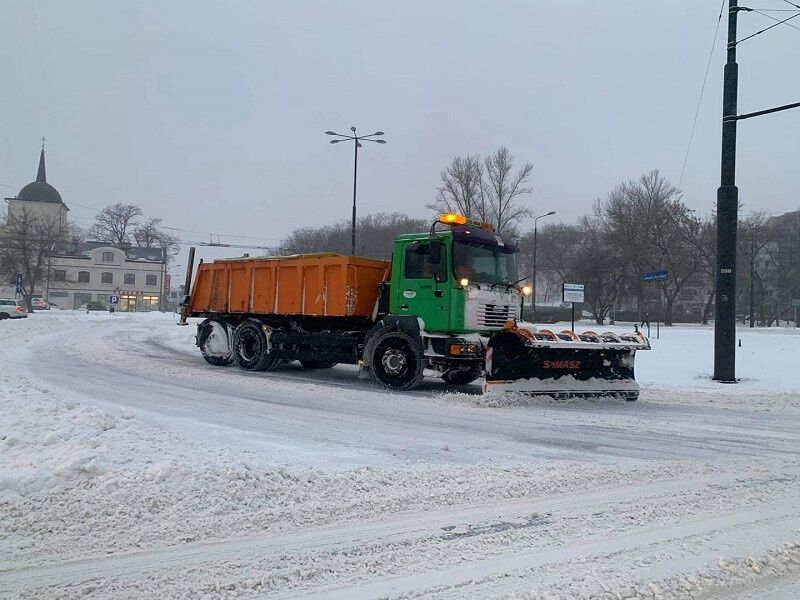 Wszystkie pługi na ulicach Lublina. Odśnieżanie w trybie kryzysowym. Co to znaczy?