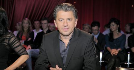 Ma popularnego syna. Nie każdy wie o ich pokrewieństwie