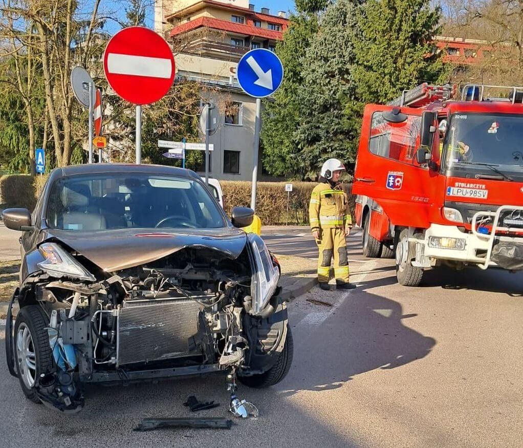 Nissan biorący udział w zdarzeniu