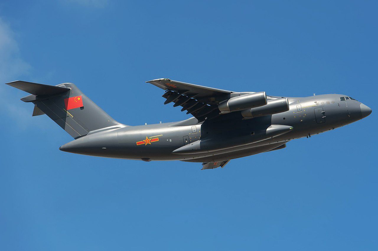 100-tonowe chińskie samoloty pojawiły się nad Europą