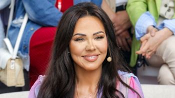 Sylwia Bomba zarzuca nogą w POŃCZOSZE i pisze zadowolona: "To uczucie, gdy wyobrażenie w głowie pokrywa się z tym, co widzicie w lustrze"