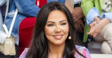 Sylwia Bomba zarzuca nogą w POŃCZOSZE i pisze zadowolona: "To uczucie, gdy wyobrażenie w głowie pokrywa się z tym, co widzicie w lustrze"