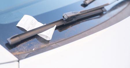 Mandat za parkowanie pod marketem? Zobacz, jak skutecznie go anulować