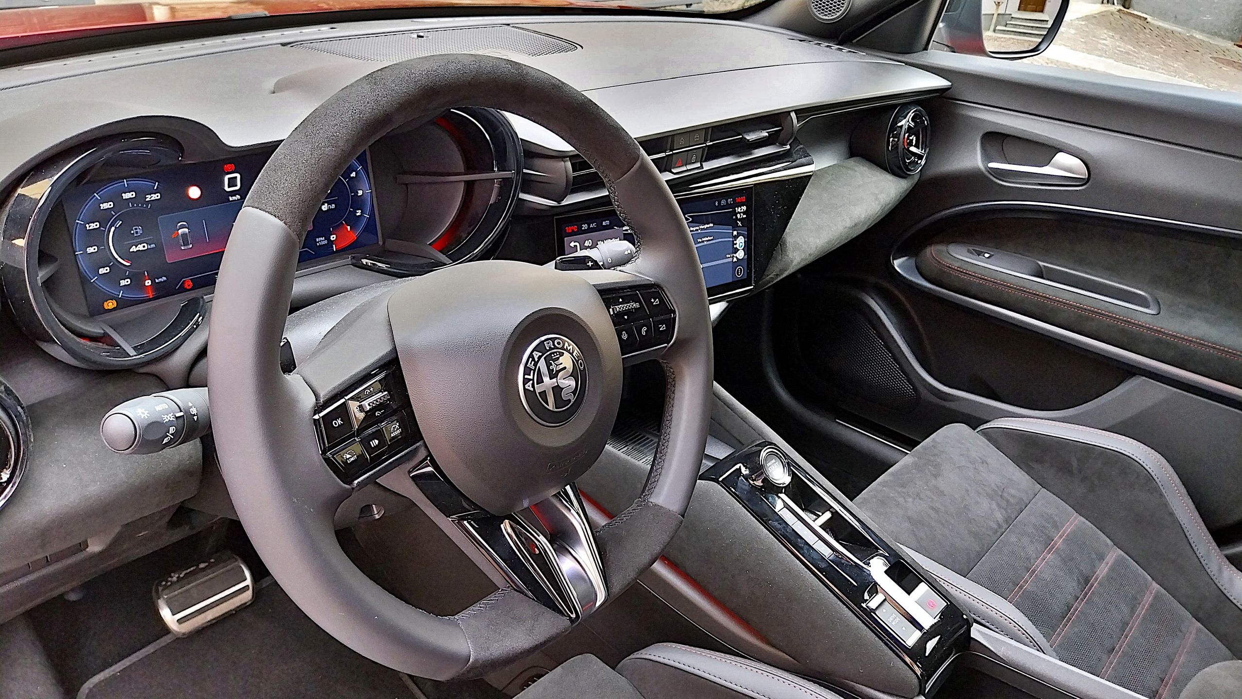 Alfa Romeo Junior Ibrida Q4