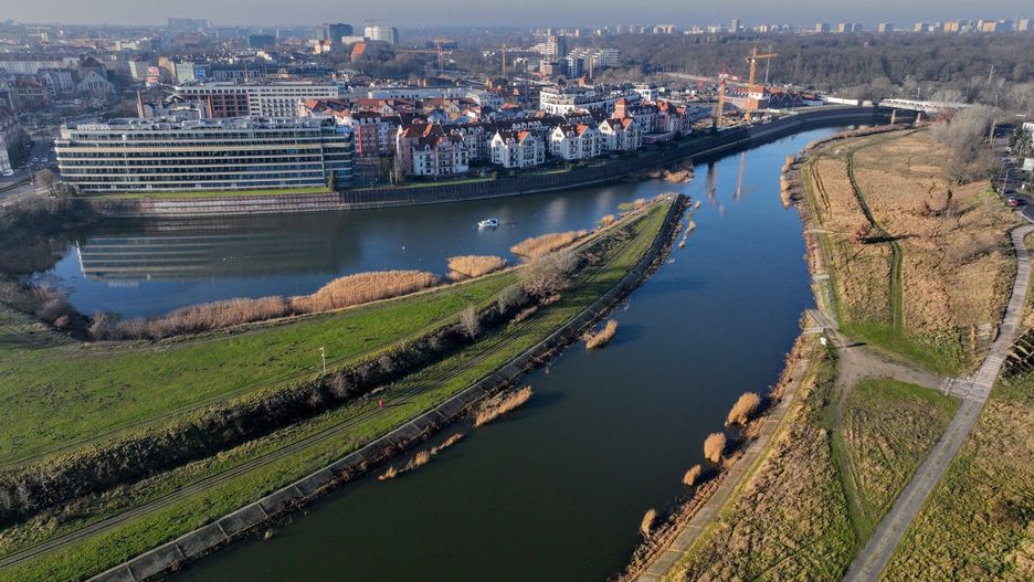 Nie tylko plastikowe butelki, ale też niedopałki są jednym z największych trucicieli rzek - podkreślają organizatorzy akcji &#34;Myślę, czuję, nie petuję&#34;.