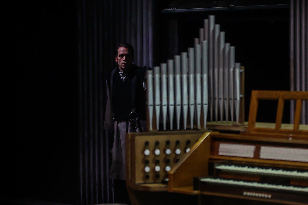 Sceny ze spektaklu &#34;Solaris&#34; we wrocławskim Teatrze Polskim/próba prasowa