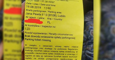 Parking przy Biedronce na ul. Jana Pawła II. Dostała mandat, mimo że parkomat nie działał