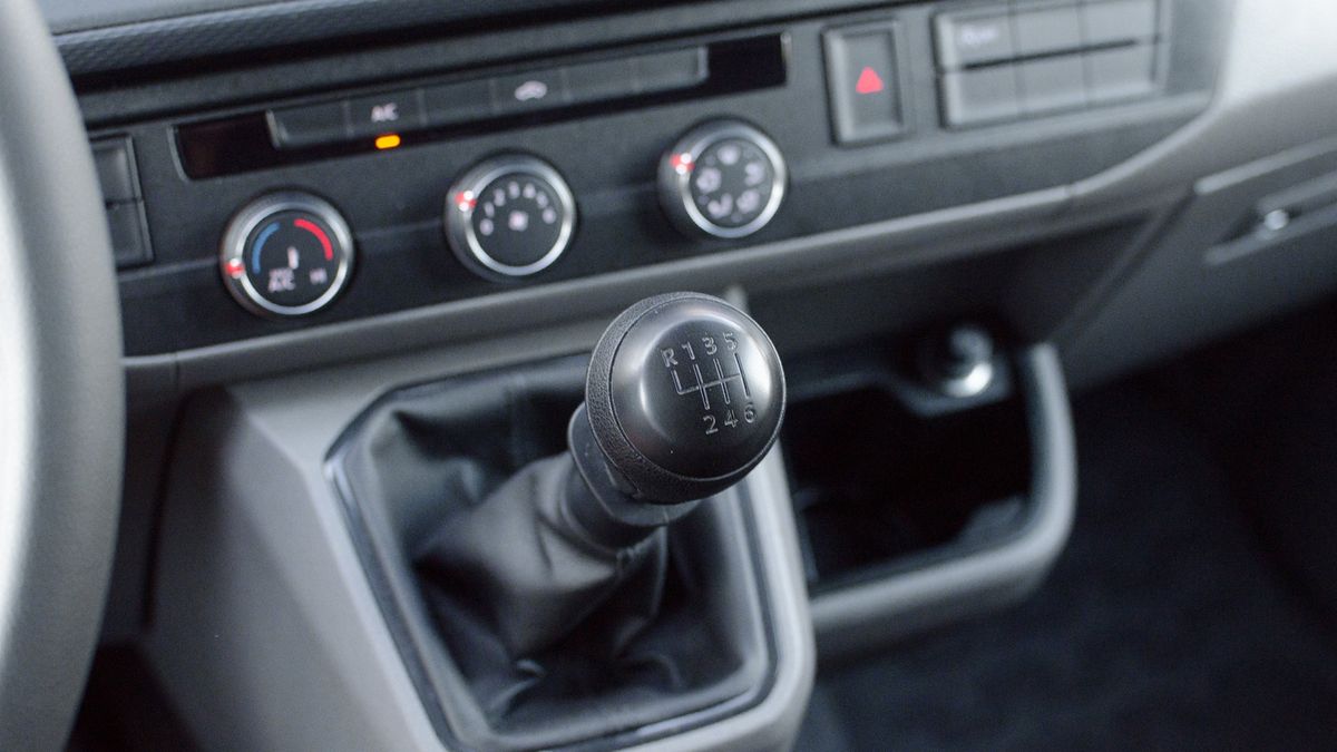 Takie drążki znikną z aut Volkswagena najpewniej do 2030 r. Zarówno w osobowych jak i dostawczych.