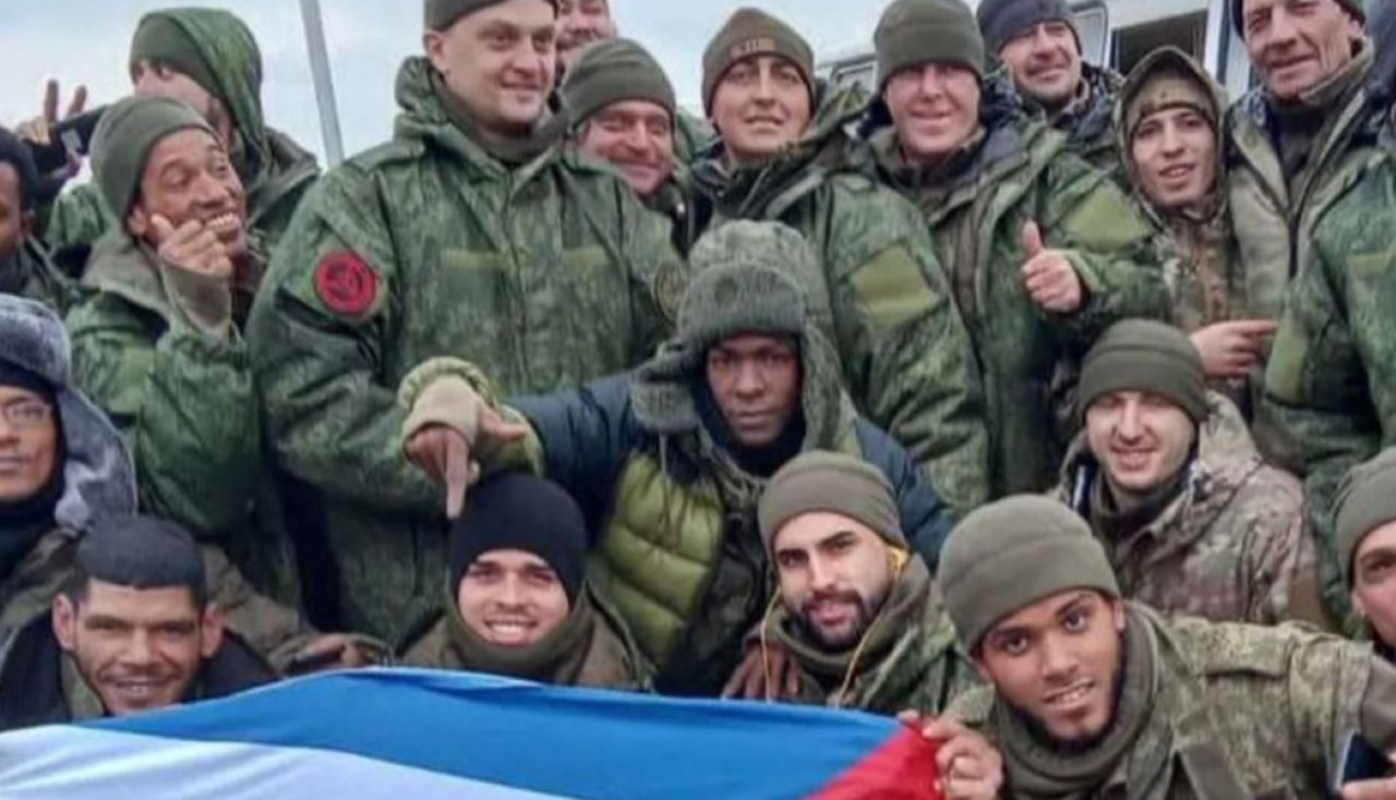 Nie tyko Koreańczycy. Tysiące obywateli tego kraju walczy za Rosję