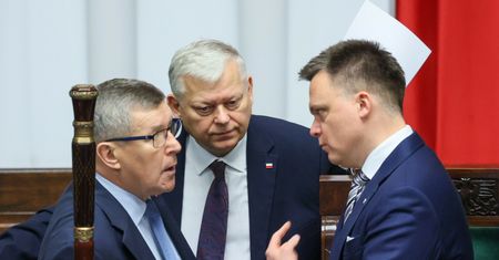 Hołownia wywołał burzę. PiS uderza w marszałka i atakuje PKW