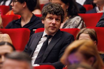 Jesse Eisenberg uciął spekulacje. Mimo polskiego obywatelstwa nie wyjedzie z USA
