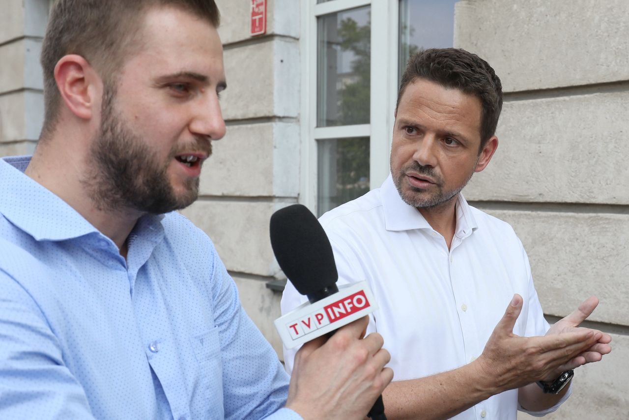 Wybory 2020. Rafał Trzaskowski zapowiada powstanie nowej telewizji publicznej. Dziennikarze reagują