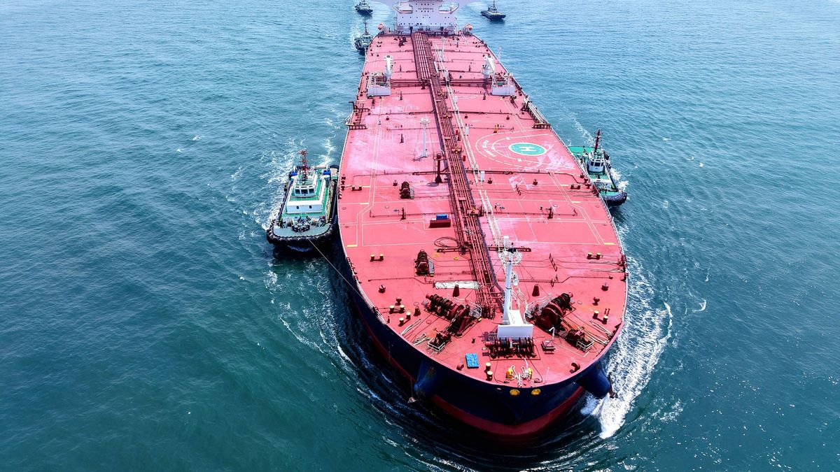 Imported Crude Oil Tanker
QINGDAO, CHINA - MAY 22, 2025 - An oil tanker carrying imported crude oil, assisted by a tugboat, sailed from the Jiaozhou Bay channel to the crude oil terminal of Qingdao Port in Qingdao City, Shandong Province, China on May 22, 2025. (Photo credit should read CFOTO/Future Publishing via Getty Images)
CFOTO